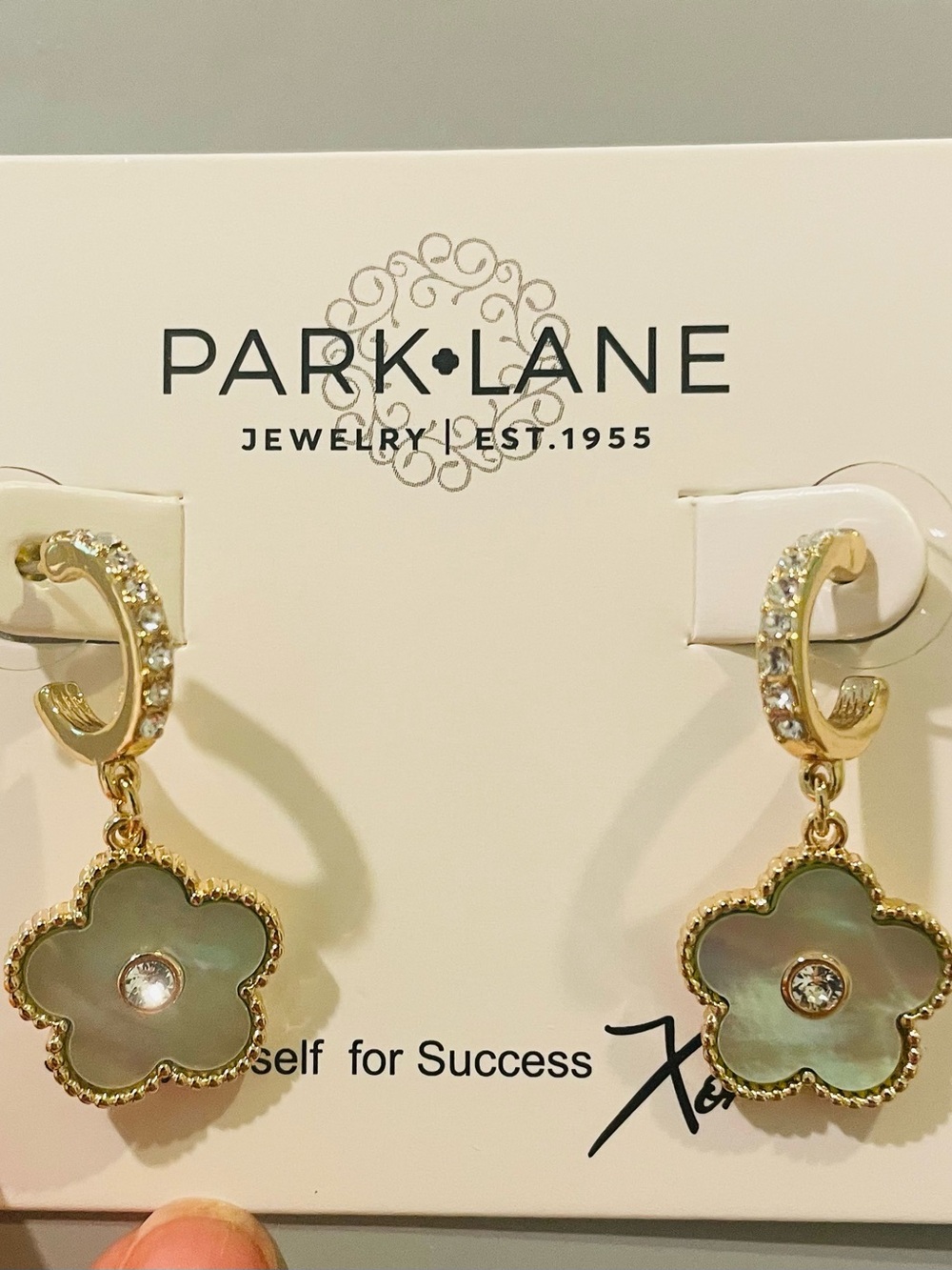 Park Lane August Sparkle Box Sundaze Earrings NWT